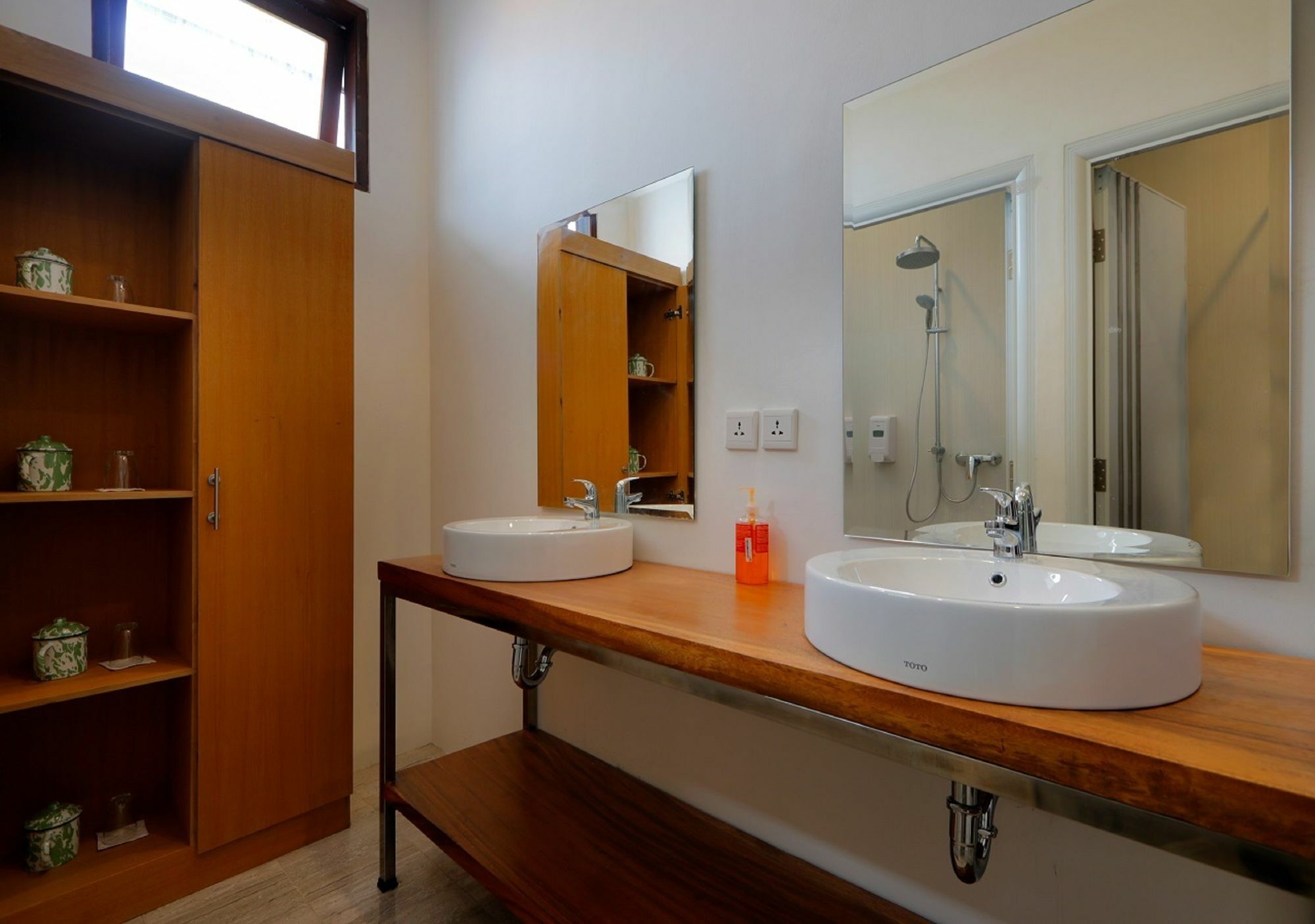 Bali Bee House Hotel Kerobokan  Ngoại thất bức ảnh