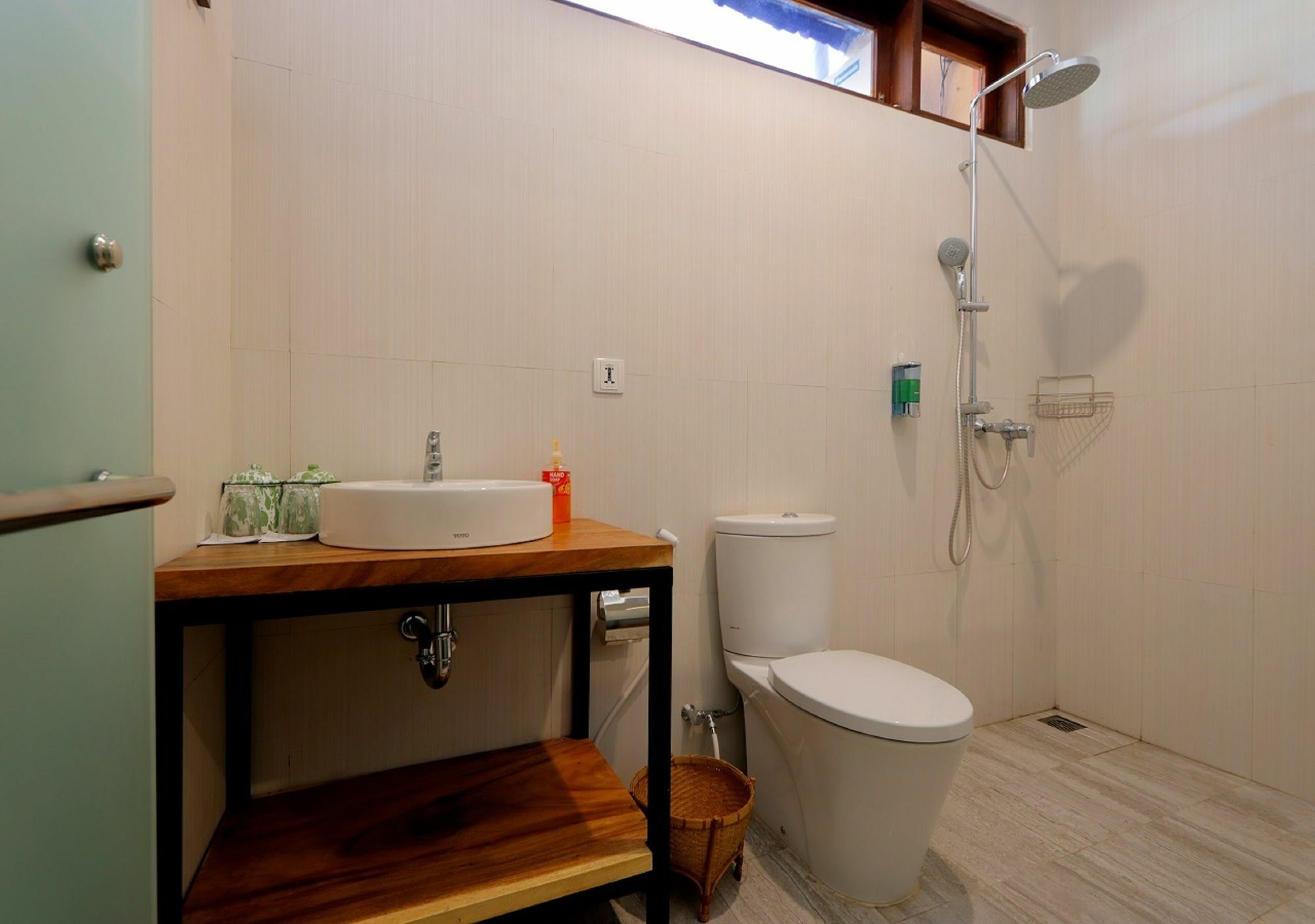 Bali Bee House Hotel Kerobokan  Ngoại thất bức ảnh